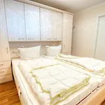 - Haus E, App 0e1103 *