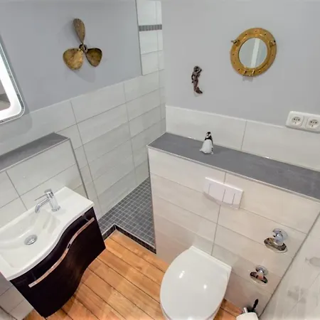 - Haus E, App 0e1103 Lejlighed *